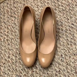 Stuart Weitzman women Beatrix Shoe